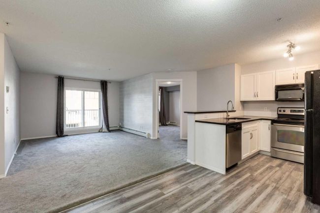 1210 - 115 Prestwick Villas Se, Home with 2 bedrooms, 2 bathrooms and 2 parking in Calgary AB | Image 6