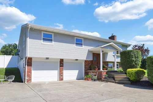 3023 Valley View Rd Ne, Lancaster, OH, 43130-8217 | Card Image