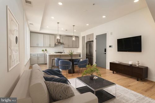 apt-10-811 Upshur St Nw, WASHINGTON, DC, 20011-5978 | Card Image