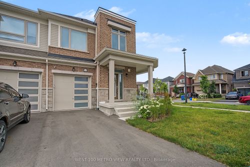 11 Edminston Dr, Fergus, ON, N1M0J3 | Card Image