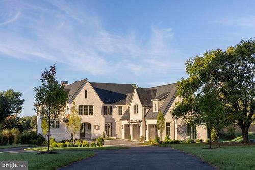 9605 Georgetown Pike, GREAT FALLS, VA, 22066-2620 | Card Image