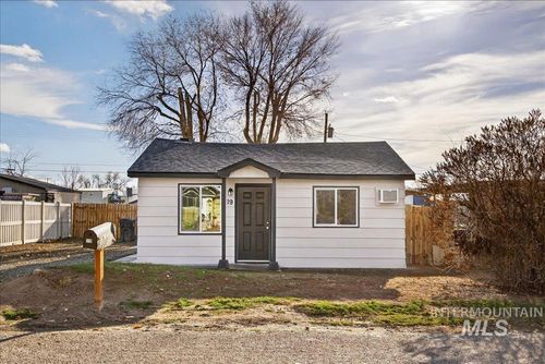 119 Holly St, Caldwell, ID, 83605-3931 | Card Image