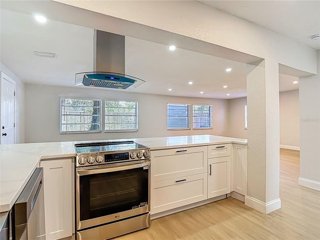 4202 W Bay Vista Ave, House other with 4 bedrooms, 2 bathrooms and null parking in TAMPA FL | Image 16