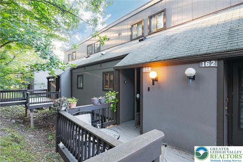 164 Upper Village Way, Tannersville, PA, 18372-7881 | Card Image