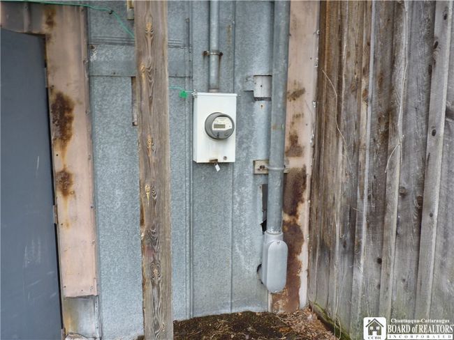 Outside rear electric meter | Image 37