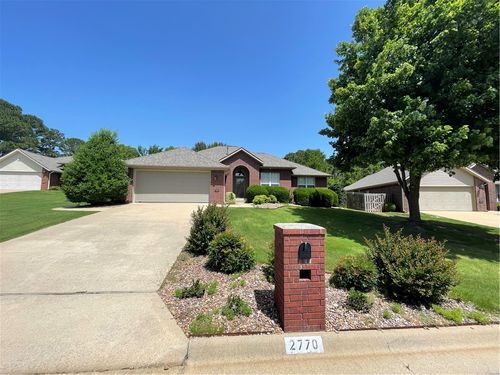 2770 N Ashbrook Dr, Fayetteville, AR, 72703-4329 | Card Image