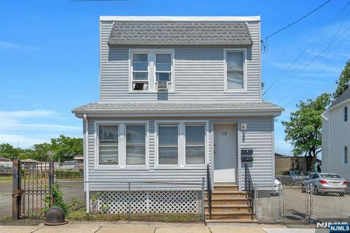 19-17-19 Ann St, Harrison, NJ, 07029-1843 | Card Image