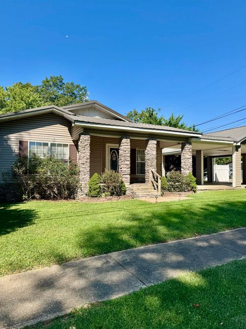 905 4th St Se, Red Bay, AL, 35582-4119 | Card Image