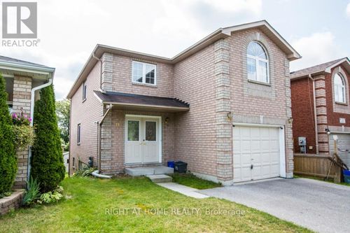 11 Butternut Dr, Barrie, ON, L4N0E1 | Card Image