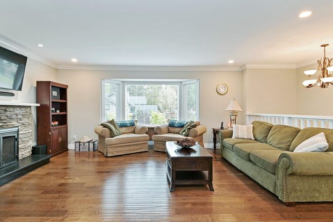 3983 202 A Street, House other with 4 bedrooms, 3 bathrooms and 12 parking in Langley BC | Image 3