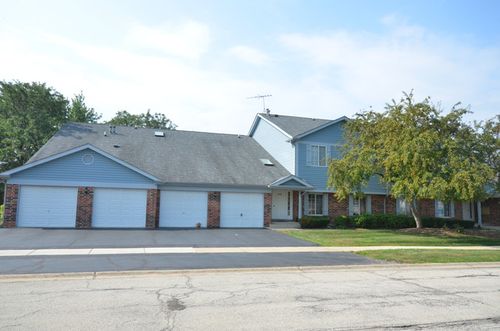 3-1661 Commodore Ct, Schaumburg, IL, 60193-5439 | Card Image