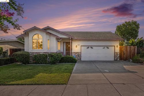 767 Lincoln Ave, Brentwood, CA, 94513-1235 | Card Image