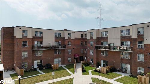 1055A Forestwood Drive, Erindale, ON, L5C2T8 | Card Image