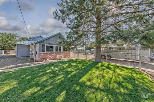 1025 W Galloway Ave, Weiser, ID, 83672-1136 | Card Image