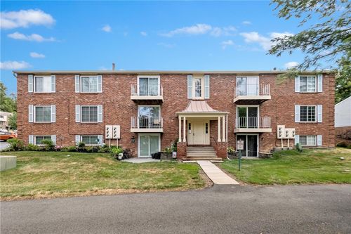 336 New World Dr, Jefferson Hills, PA, 15025-3423 | Card Image