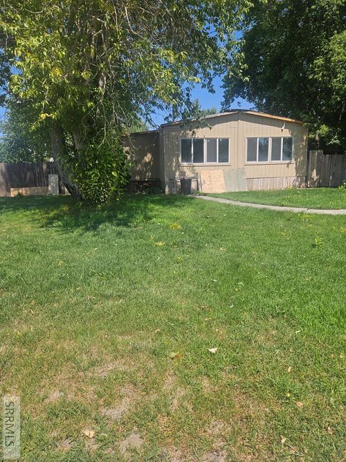1309 Huckleberry St, Idaho Falls, ID, 83401-1615 | Card Image
