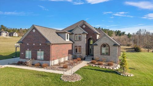 8166 Morningside Dr, Bruce Twp, MI, 48065-5354 | Card Image