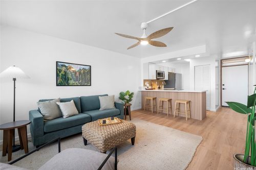 a202-46-255 Kahuhipa St, Kaneohe, HI, 96744-3916 | Card Image