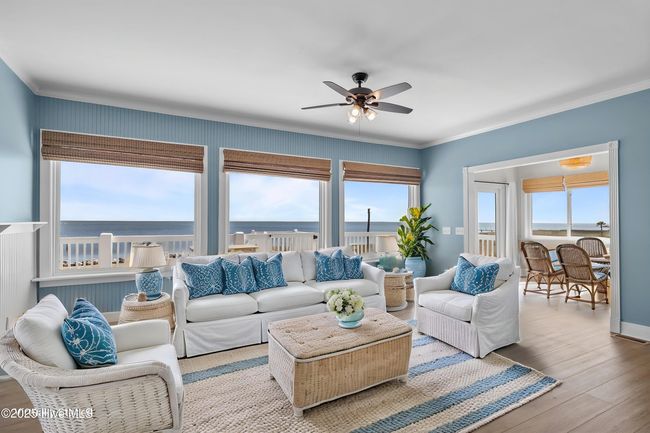 VS Living Room | Image 13