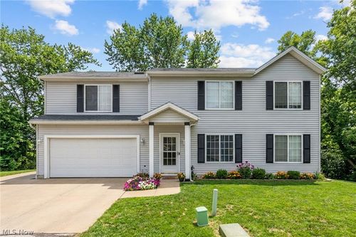 3194 Castleton Ct, Akron, OH, 44312-4632 | Card Image