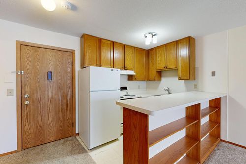apt-202-2216 Pleasant Ave, Minneapolis, MN, 55404-3237 | Card Image