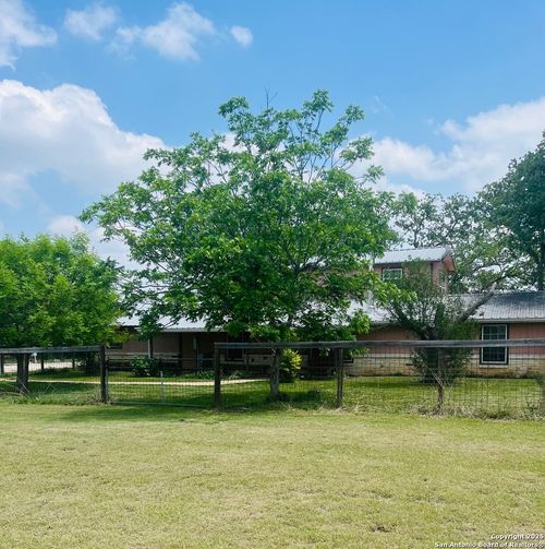 204 Medina Bend Rd, Medina, TX, 78055-3737 | Card Image