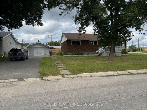 602 Reynolds St, Iroquois Falls, ON, P0K1E0 | Card Image