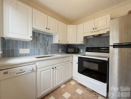 1811 Lynnwood Dr, Charlotte, NC, 28209-1627 | Card Image