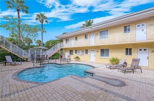 202-480 5th St, NAPLES, FL, 34102-6502 | Card Image