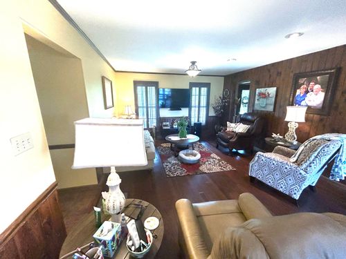2107 Forrest Rd, Corinth, MS, 38834-2406 | Card Image