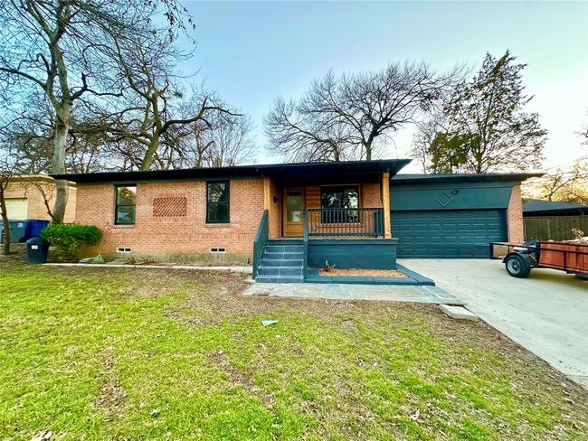 7316 Maringo Dr, House other with 3 bedrooms, 2 bathrooms and null parking in Dallas TX | Image 6