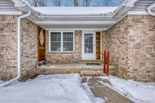 3803 Grant Ave, Fort Gratiot, MI, 48059-4172 | Card Image