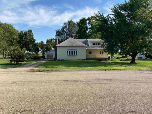 102 E Bartlett St, Clifton, KS, 66937-9305 | Card Image