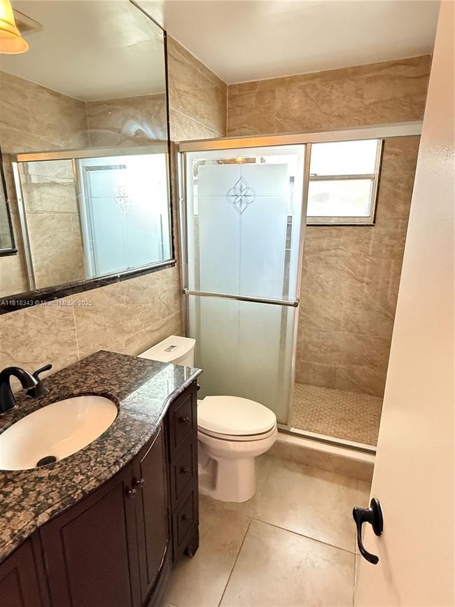 APT-9E - 5170 Sw 40 Th Ave, Condo with 2 bedrooms, 2 bathrooms and null parking in Fort Lauderdale FL | Image 9