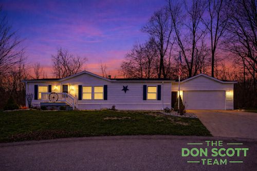3461 Cloverfield Dr, Cedar Springs, MI, 49319-8205 | Card Image