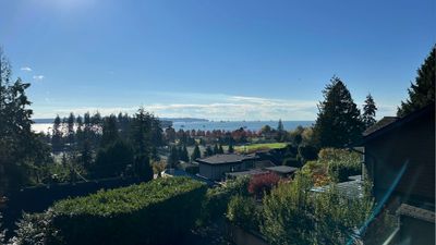 1010 Keith Rd, House other with 4 bedrooms, 3 bathrooms and 3 parking in West Vancouver BC | Image 2