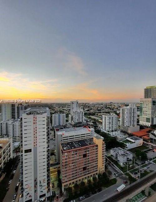 apt-2705-999 Sw 1st Ave, Miami, FL, 33130-3490 | Card Image