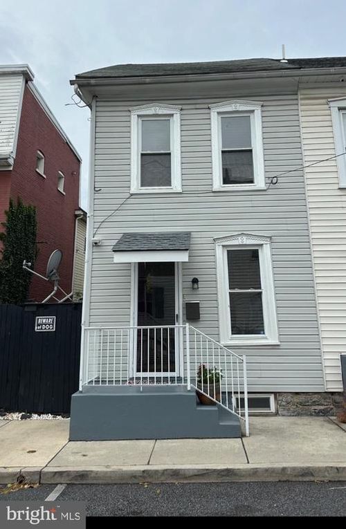 103 Elizabeth St, Hagerstown, MD, 21740-5336 | Card Image