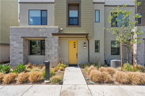 27028 Tanager Ln, Valencia, CA, 91381-2178 | Card Image