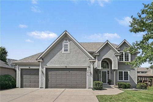 3812 Ne 94th Ter, Kansas City, MO, 64156-8921 | Card Image