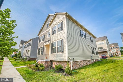 9563 Jefferson St, MANASSAS, VA, 20110-5632 | Card Image