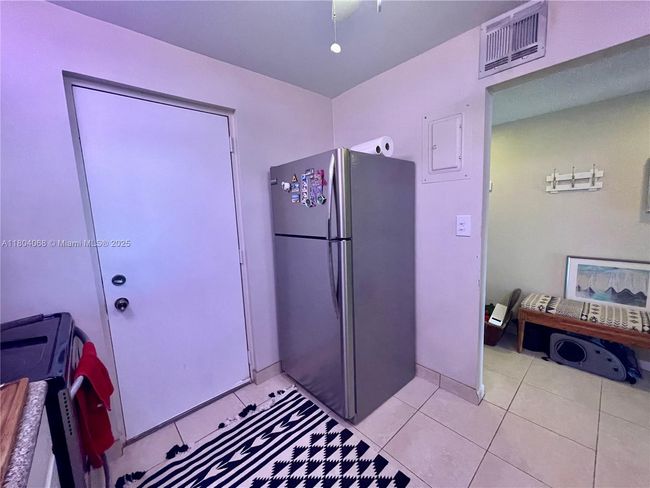 APT-410 - 2312 S Cypress Bend Dr, Condo with 2 bedrooms, 2 bathrooms and null parking in Pompano Beach FL | Image 5