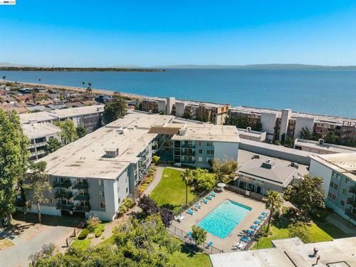 214-960 Shorepoint Ct, Alameda, CA, 94501-5858 | Card Image