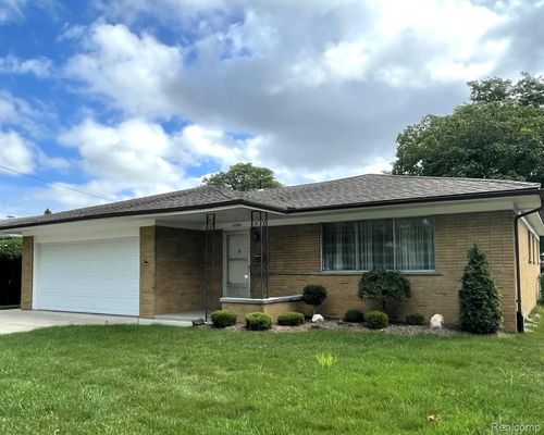 27412 Roan Dr, Warren, MI, 48093-8332 | Card Image