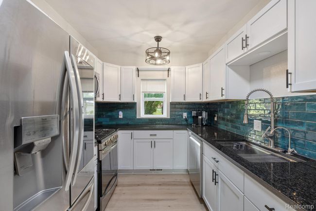 36195 Farmbrook Dr-11.jpg | Image 7