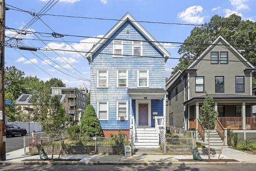 39 Berkeley St, Somerville, MA, 02143-1603 | Card Image