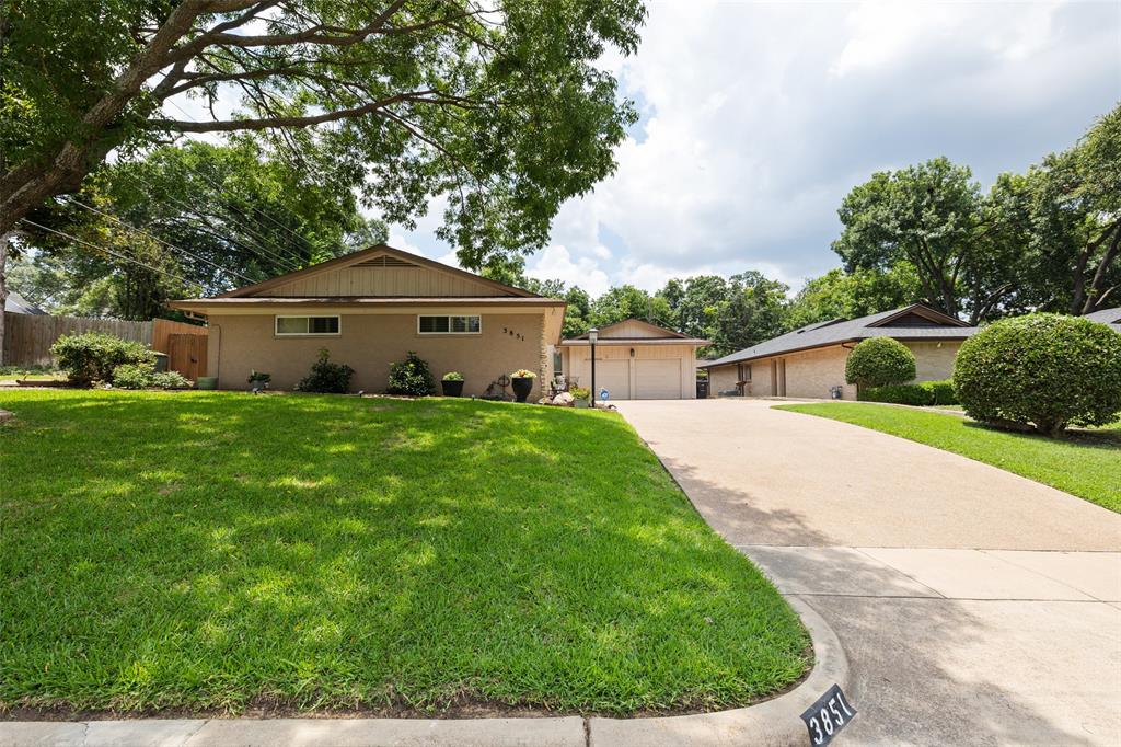 Wosley Dr, Fort Worth, TX 76133
