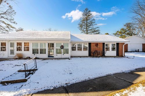 1002-486 Thornbury Ct, Lakewood, NJ, 08701-7840 | Card Image