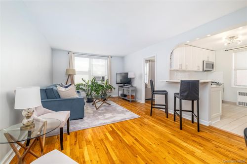 apt-1b-530 Dubois Ave, Valley Stream, NY, 11581-3202 | Card Image