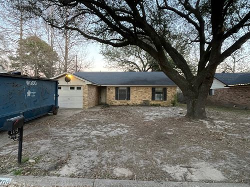 709 Southoak Dr, Athens, TX, 75751-3141 | Card Image